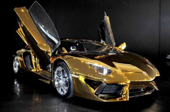 the_gold_lamborghini_model_that_is_super_pricey