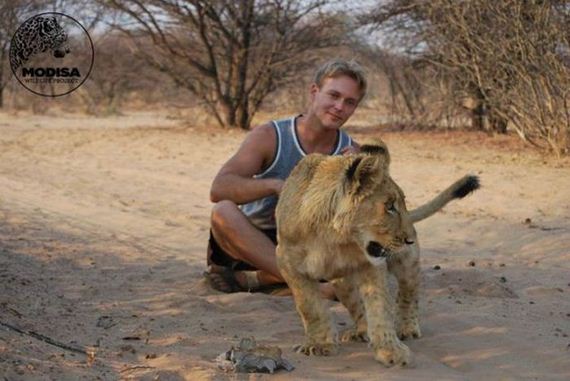 the_man_who_lived_with_lions_in_africa