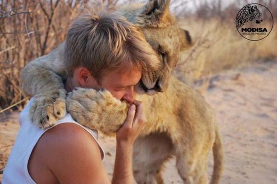 the_man_who_lived_with_lions_in_africa