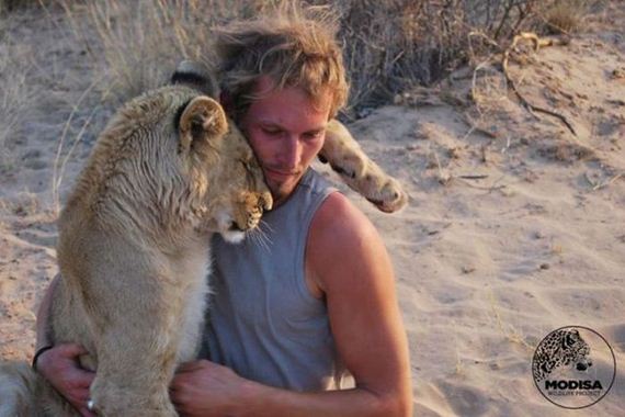 the_man_who_lived_with_lions_in_africa