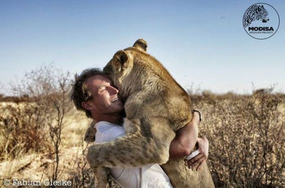 the_man_who_lived_with_lions_in_africa