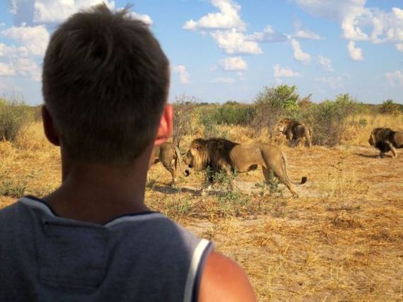 the_man_who_lived_with_lions_in_africa