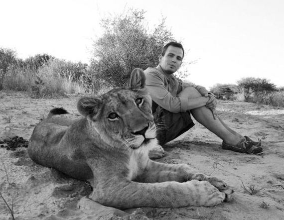 the_man_who_lived_with_lions_in_africa