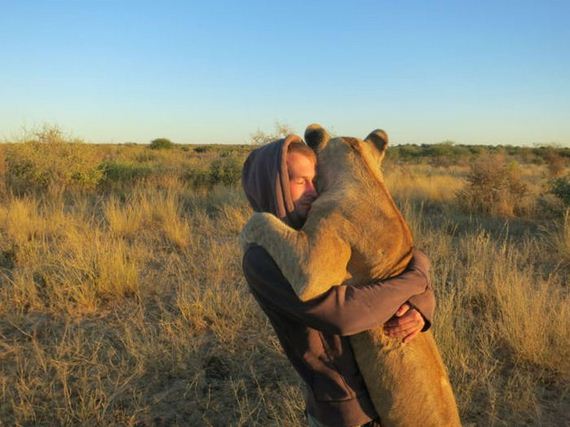 the_man_who_lived_with_lions_in_africa