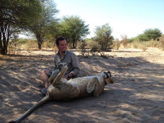 the_man_who_lived_with_lions_in_africa