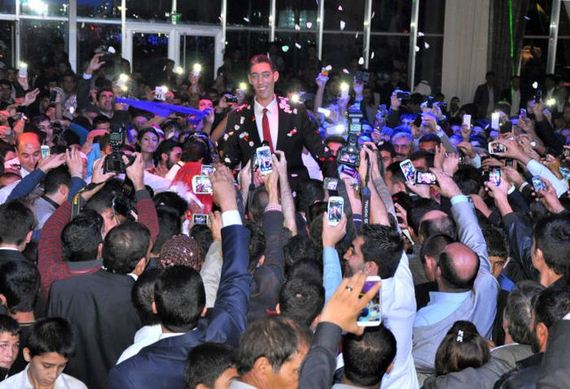 the_tallest_man_in_the_world_gets_married