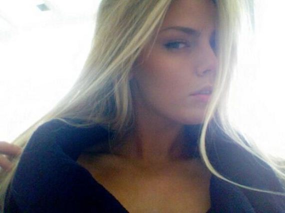 twitter-girl-follow