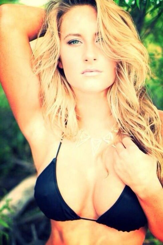 twitter-girl-follow