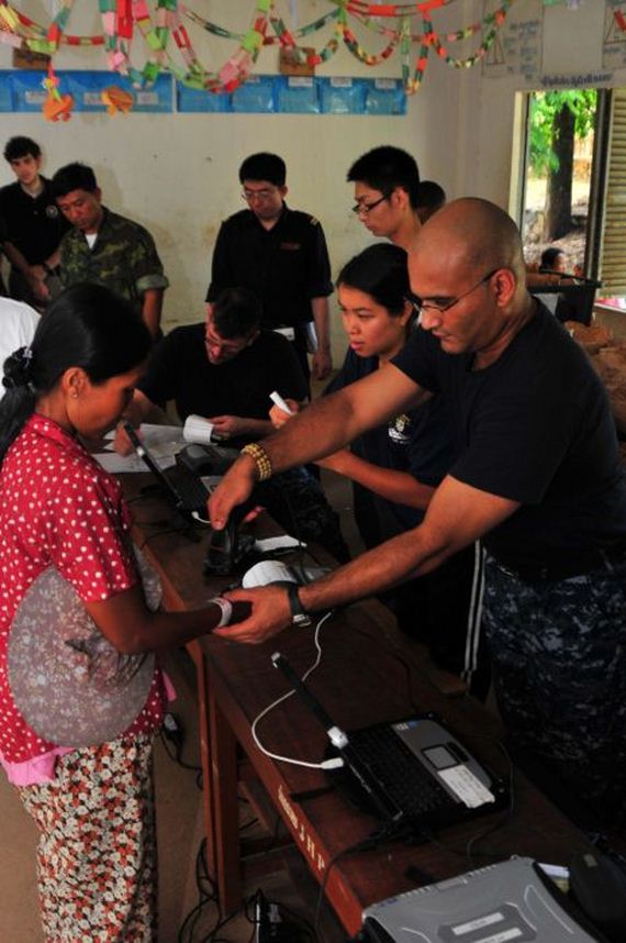 usns_mercy_comfort