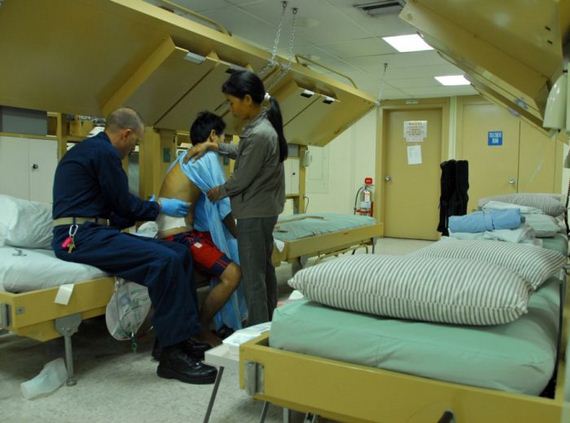 usns_mercy_comfort