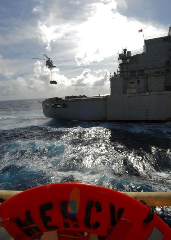 usns_mercy_comfort