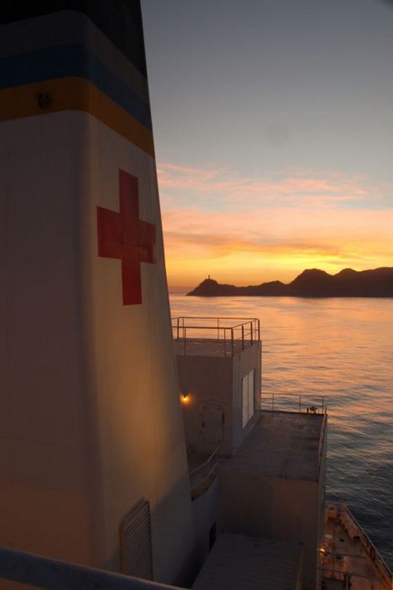 usns_mercy_comfort