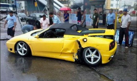 wreck_ferrari