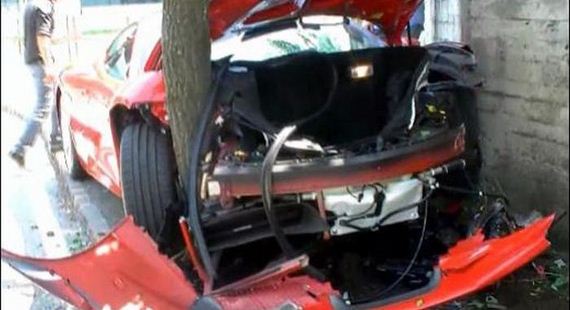 wreck_ferrari
