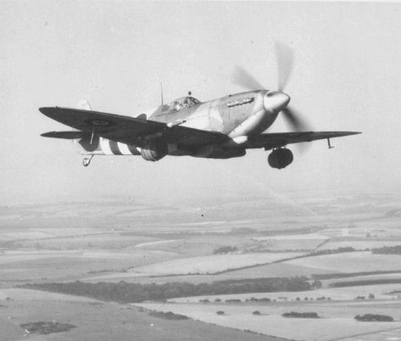 wwII_spitfire_beer_delivery