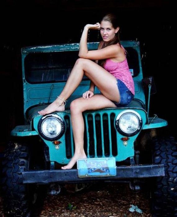 Hot-girls-Jeeps