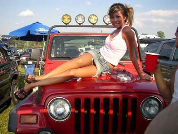 Hot-girls-Jeeps