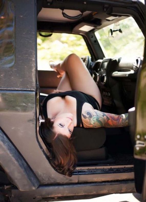 Hot-girls-Jeeps