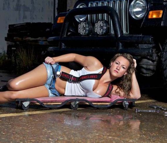 Hot-girls-Jeeps