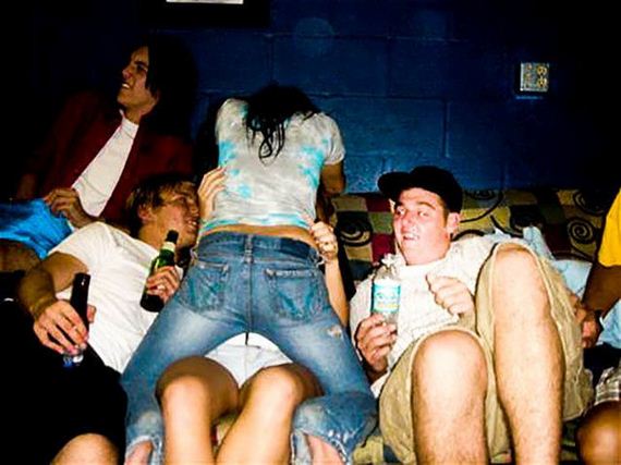 drunk_girls_kissing