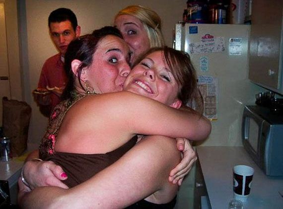 drunk_girls_kissing