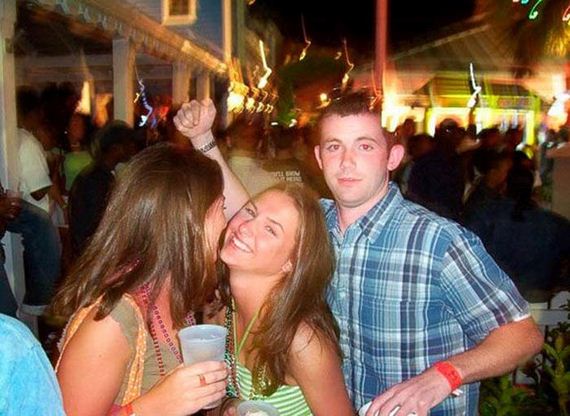 drunk_girls_kissing