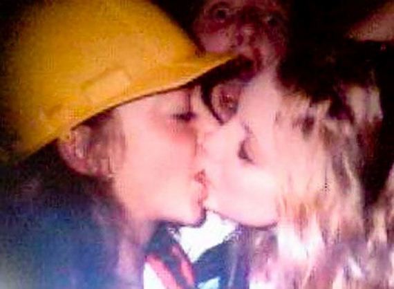 drunk_girls_kissing