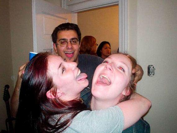drunk_girls_kissing