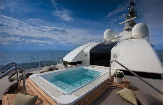 luxury_yacht