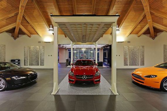 mansion_garage