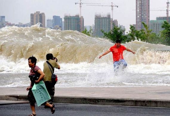 massive_tidal_wave