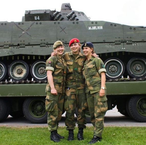 norwegian_military_girl