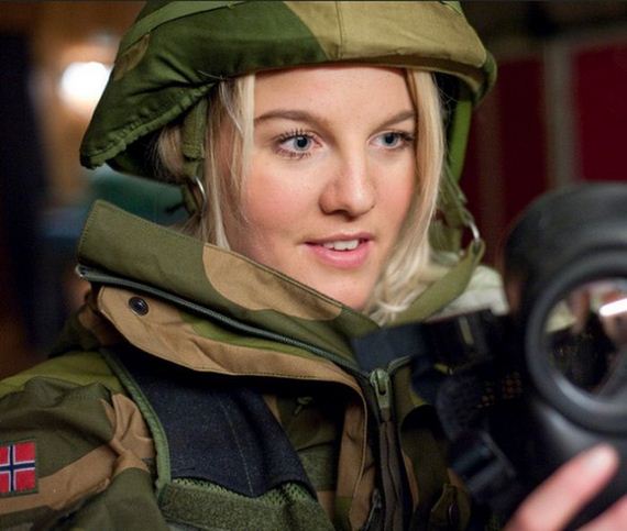norwegian_military_girl