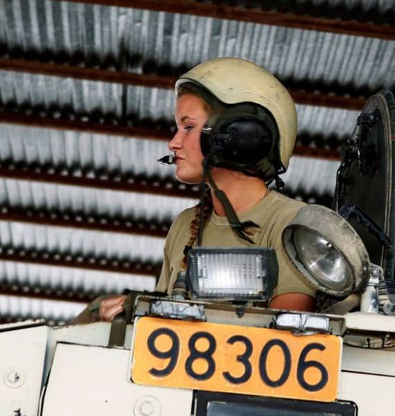 norwegian_military_girl