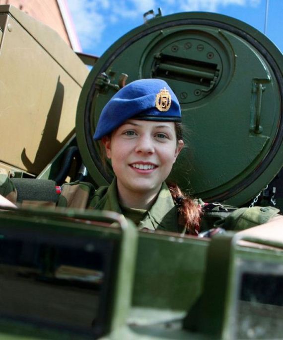 norwegian_military_girl
