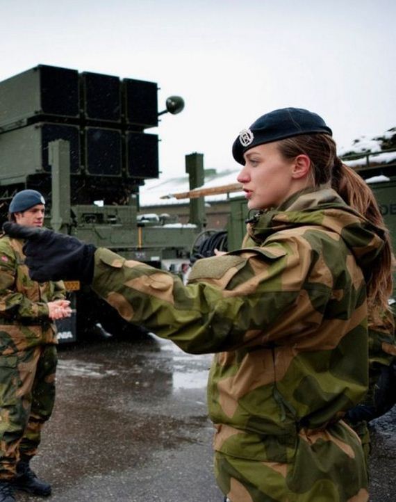 norwegian_military_girl