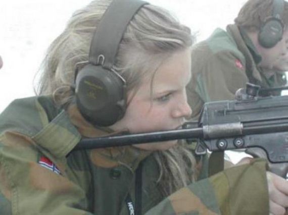 norwegian_military_girl
