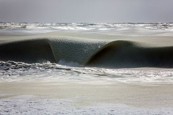 Giant-Freezing-Waves