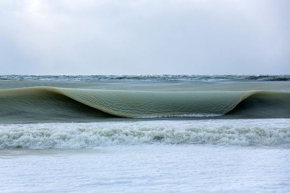 Giant-Freezing-Waves