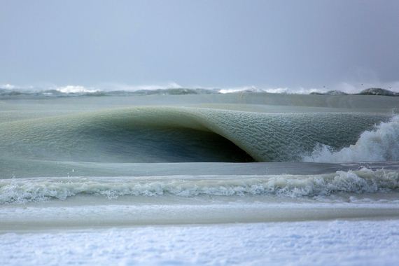Giant-Freezing-Waves