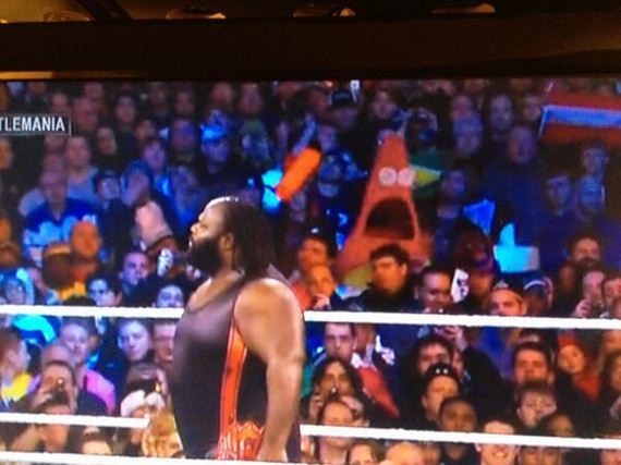 Holding-Funniest-Sports-Signs