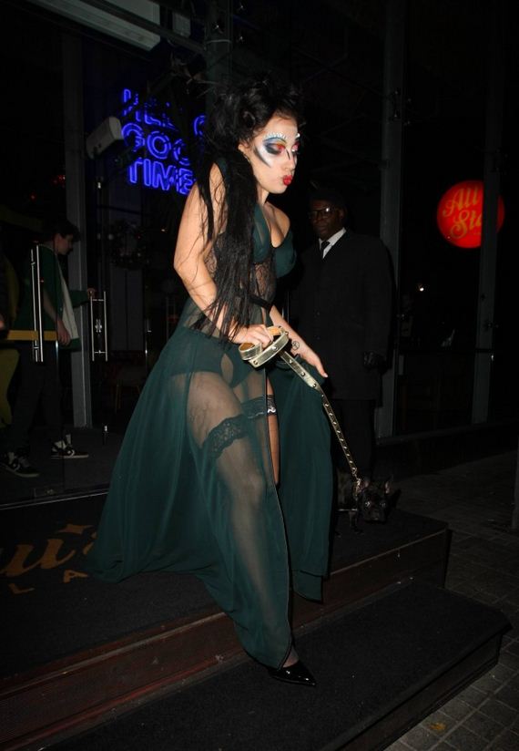 Lady-Gaga-in-Green-Dress