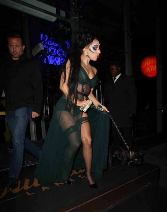 Lady-Gaga-in-Green-Dress