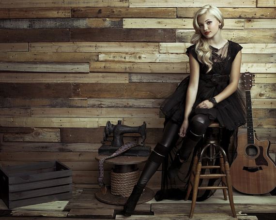 Olivia-Holt-Ricky