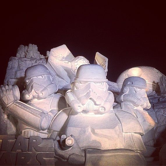 Star-Wars-Snow-Sculpture