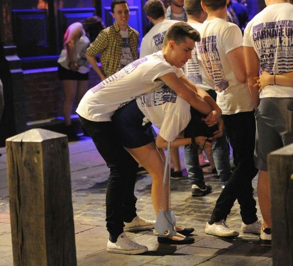 british_young_drinkers