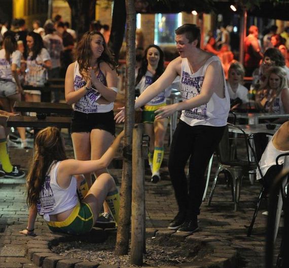 british_young_drinkers