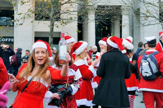 santacon_craziness_kicks