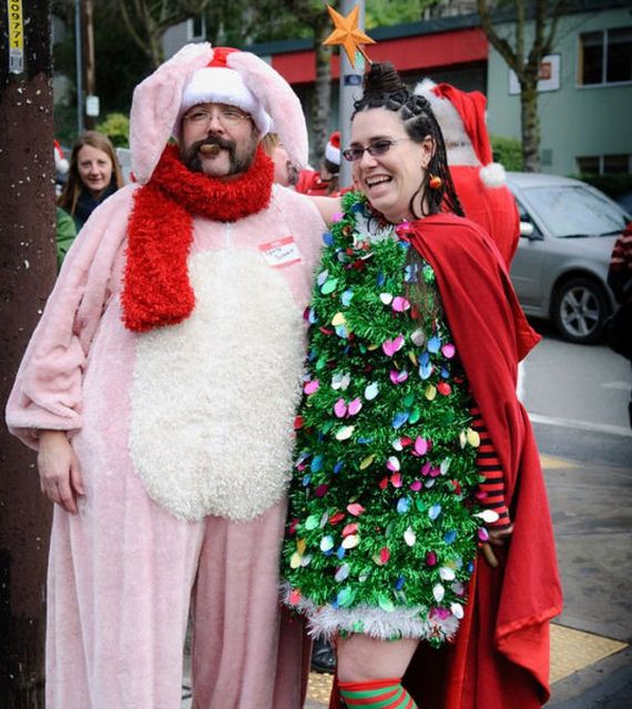 santacon_craziness_kicks