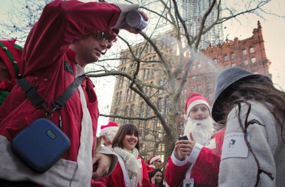santacon_craziness_kicks